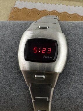 Vintage Pulsar Time Computer Rare Working Touch Command Sapphire Crystal